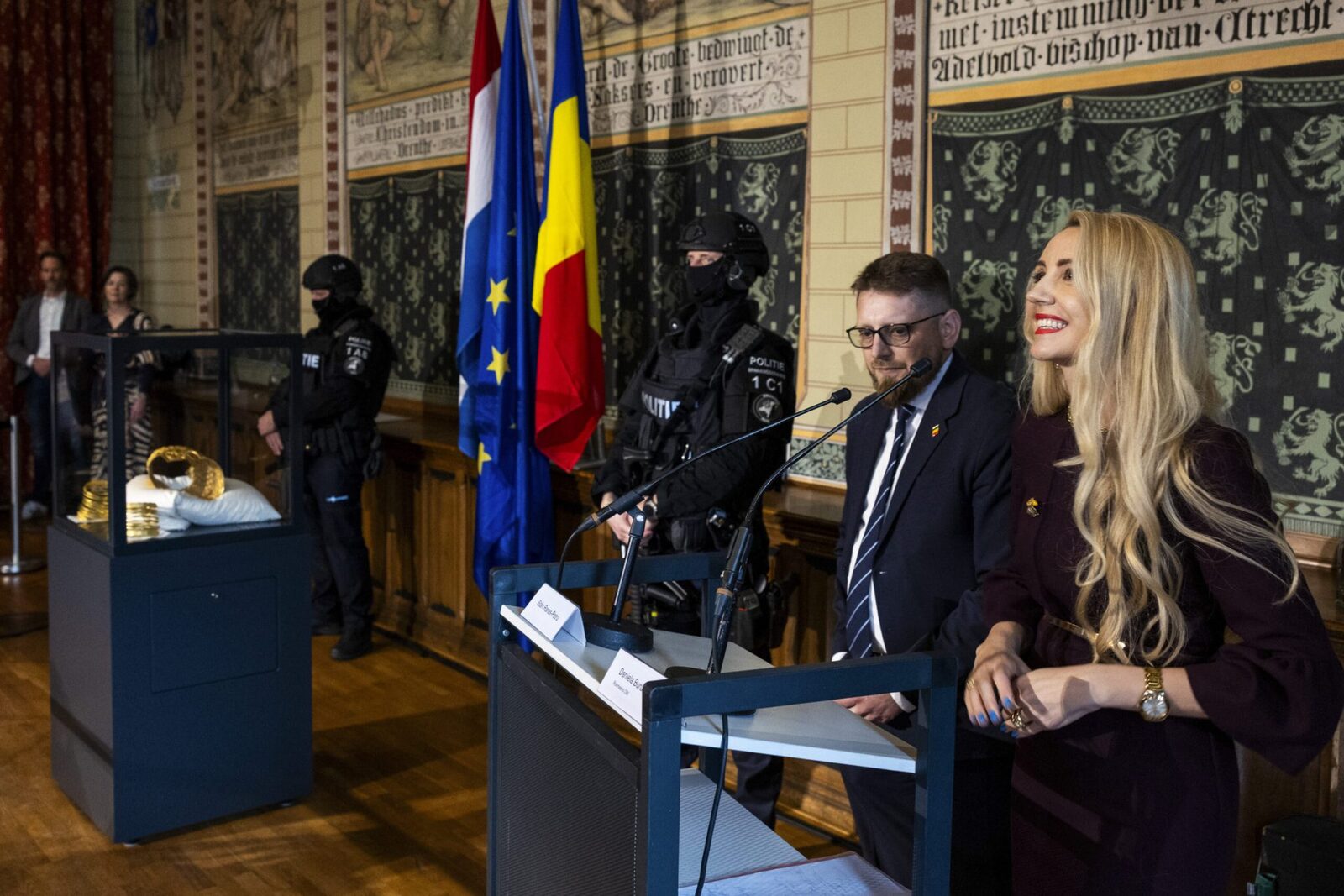 Schimbare neașteptată la Eurojust: Daniela Buruiană înlocuită de Emilia Lionte Reprezentantul României la Eurojust, procurorul Daniela Buruiană, a fost înlocuită din funcție cu o zi înainte de anunțul oficial privind recuperarea unor artefacte valoroase – Coiful de la Coțofănești și două brățări dacice – furate din Olanda