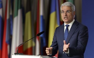 România, lider la convergența cu UE, dar vrea să schimbe modelul economic România este țara cu cel mai mare succes în ceea ce privește convergența cu Uniunea Europeană, conform declarațiilor ministrului Investițiilor și Fondurilor Europene, Dragoș Pîslaru