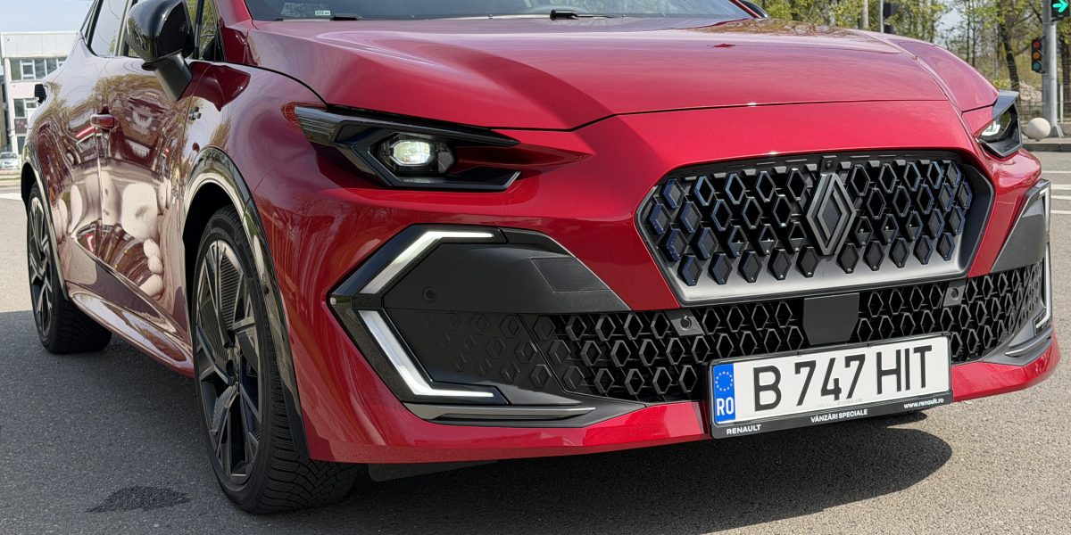 Renault CLIO 2026: Reîntoarcerea Regelui! Ce aduce nou cea mai iubită mașină?