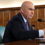 Premierul sfidează PSD: Vânzarea acțiunilor de stat, subiect disputat