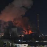 Mii de bucureșteni, fără apă caldă după incendiul de la CET Vest