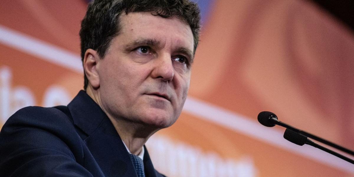 Tânărul care l-a amenințat pe Nicușor Dan, localizat în Germania, părinții chemați