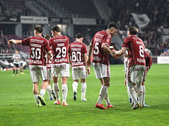 Rapid, înfrânt din nou în SuperLiga: U Cluj câștigă, Onea suspendat, Vulturar accidentat Înfrângerea suferită de echipa de fotbal RAPID București în fața celor de la U Cluj (scor 1-2) adâncește criza din Giulești