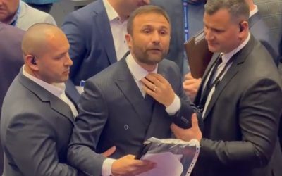 De la eșec la tribunal: ILIE DRĂGAN dă în judecată FRF după alegerile controversate În urma alegerilor pentru șefia Federației Române de Fotbal (FRF), un nou capitol se deschide în controversata poveste a fotbalului românesc