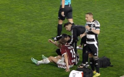 Gol și accidentare pentru Cătălin Vulturar în Rapid – ”U” Cluj Mijlocașul echipei Rapid, Cătălin Vulturar, a marcat un gol spectaculos în meciul cu ”U” Cluj, dar s-a accidentat grav la umăr la scurt timp