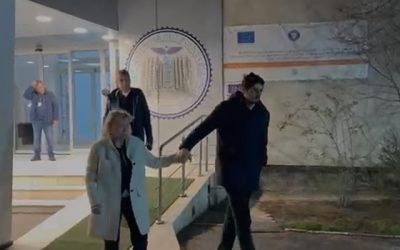 Răzvan Lucescu, alături de mama sa și de fiul său, la spital, după ce Mircea Lucescu a fost transferat la Terapie Intensivă Situația lui Mircea Lucescu, fost selecționer al României, s-a agravat în ultimele ore