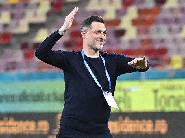 Rădoi despre conflictul Steaua-FCSB: „Important e cine adună cei mai mulți suporteri!” București – Fostul antrenor al echipei FCSB, Mirel Rădoi, a vorbit despre conflictul dintre clubul FCSB și Steaua București, subliniind că cel mai important aspect în această dispută este numărul de suporteri pe care fiecare echipă reușește să-l atragă