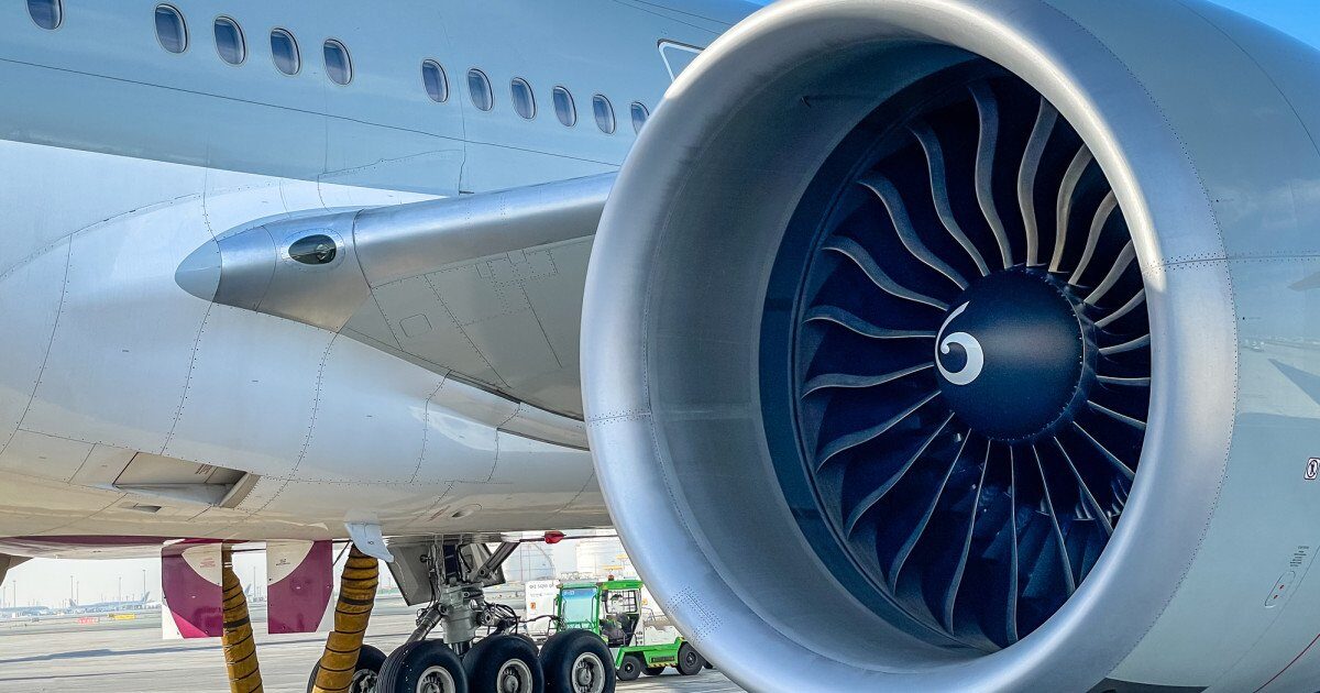 Lufthansa reduce zborurile din cauza crizei de combustibil generate de războiul din Orientul Mijlociu Grupul Lufthansa, cea mai mare companie aeriană din Europa, se pregătește să suspende exploatarea a până la 40 de avioane din cauza problemelor legate de aprovizionarea cu combustibil