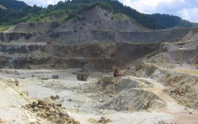 O coaliție de ONG-uri acuză o lege a minelor: Exproprieri în favoarea companiilor private și eliminarea protecției mediului București – Un grup de șaizeci de organizații neguvernamentale din România a adresat o scrisoare oficială către președintele Comisiei Europene, Ursula von der Leyen, exprimând îngrijorări cu privire la proiectul de lege L143/2026