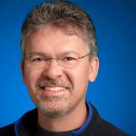 John Giannandrea pleacă de la Apple: Un expert IA părăsește compania