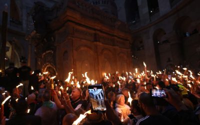 Lumina Sfântă vine azi în România de la Ierusalim