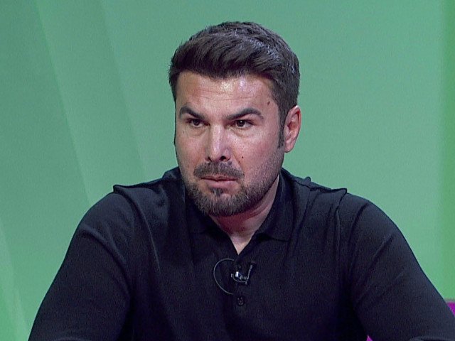Adrian Mutu, conflict cu un antrenor de la juniorii Rapidului: Intervenția la Dan Șucu și consecințe Fostul internațional Adrian Mutu a dezvăluit un incident petrecut în timpul perioadei sale ca antrenor la Rapid București, implicând o confruntare cu un antrenor de la grupele de copii