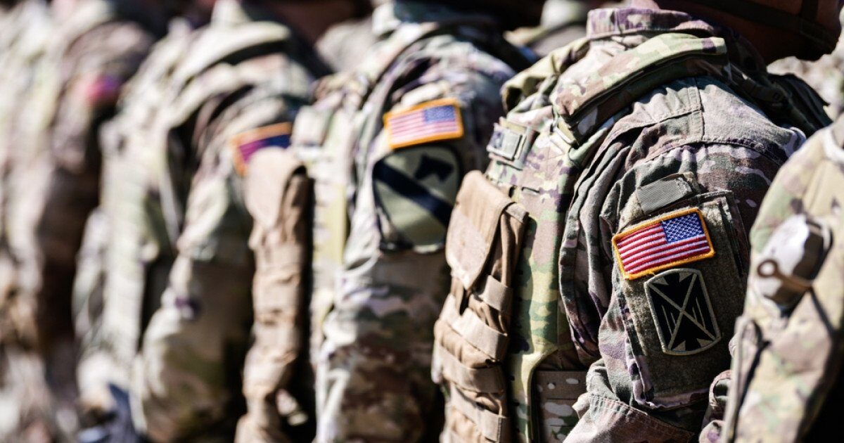 Tinerii militari americani se distanțează de retorica belicoasă a lui Trump despre războiul din Iran În timp ce administrația fostului președinte american, Donald Trump, pare să își dorească reînvierea „culturii războinice” în armată, tinerii militari din SUA își exprimă îngrijorarea și ironizează pe internet posibila mobilizare