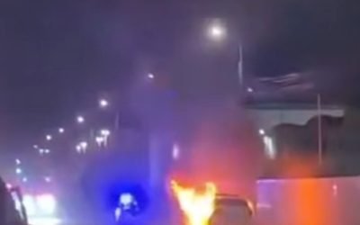 O mașină de poliție a luat foc în Iași, sindicaliștii acuză starea precară a autospecialelor Un eveniment neobișnuit a avut loc duminică seară pe un bulevard din Iași: o mașină de poliție a fost cuprinsă de flăcări în plin trafic