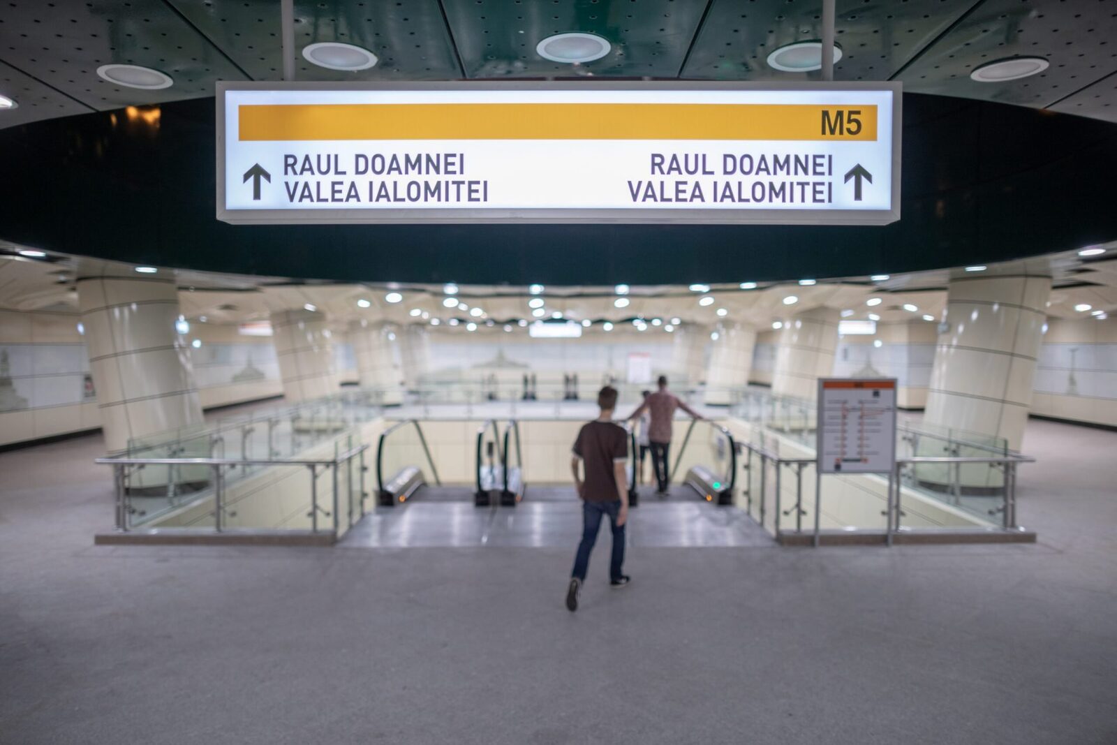 București: Stațiile de metrou, transformate în pisici adorabile. „Fiecare are o poveste”