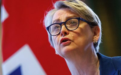 Yvette Cooper, ministrul de externe al Marii Britanii, va cere joi acces liber prin Strâmtoarea Hormuz, în replică la intenția Iranului de a controla unul dintre cele mai importante puncte strategice pentru transportul de petrol