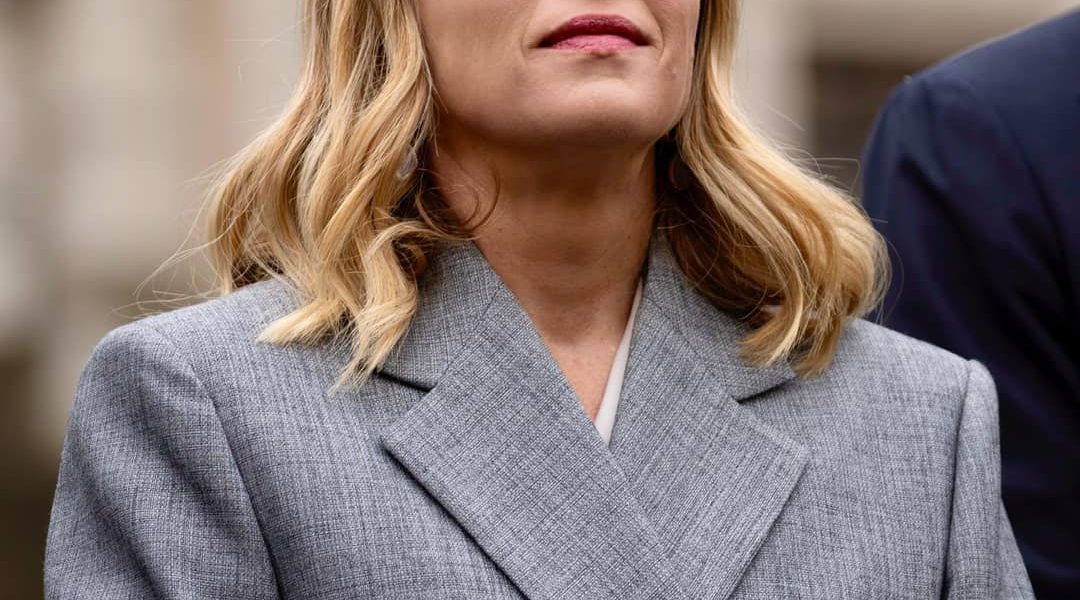 Meloni în Turneu Secret în Golf: Italia Caută Soluții la Criza Energetică Italia – Premierul italian, Giorgia Meloni, a demarat un turneu neanunțat în statele din Golf, vizând consolidarea securității energetice naționale și a parteneriatelor strategice