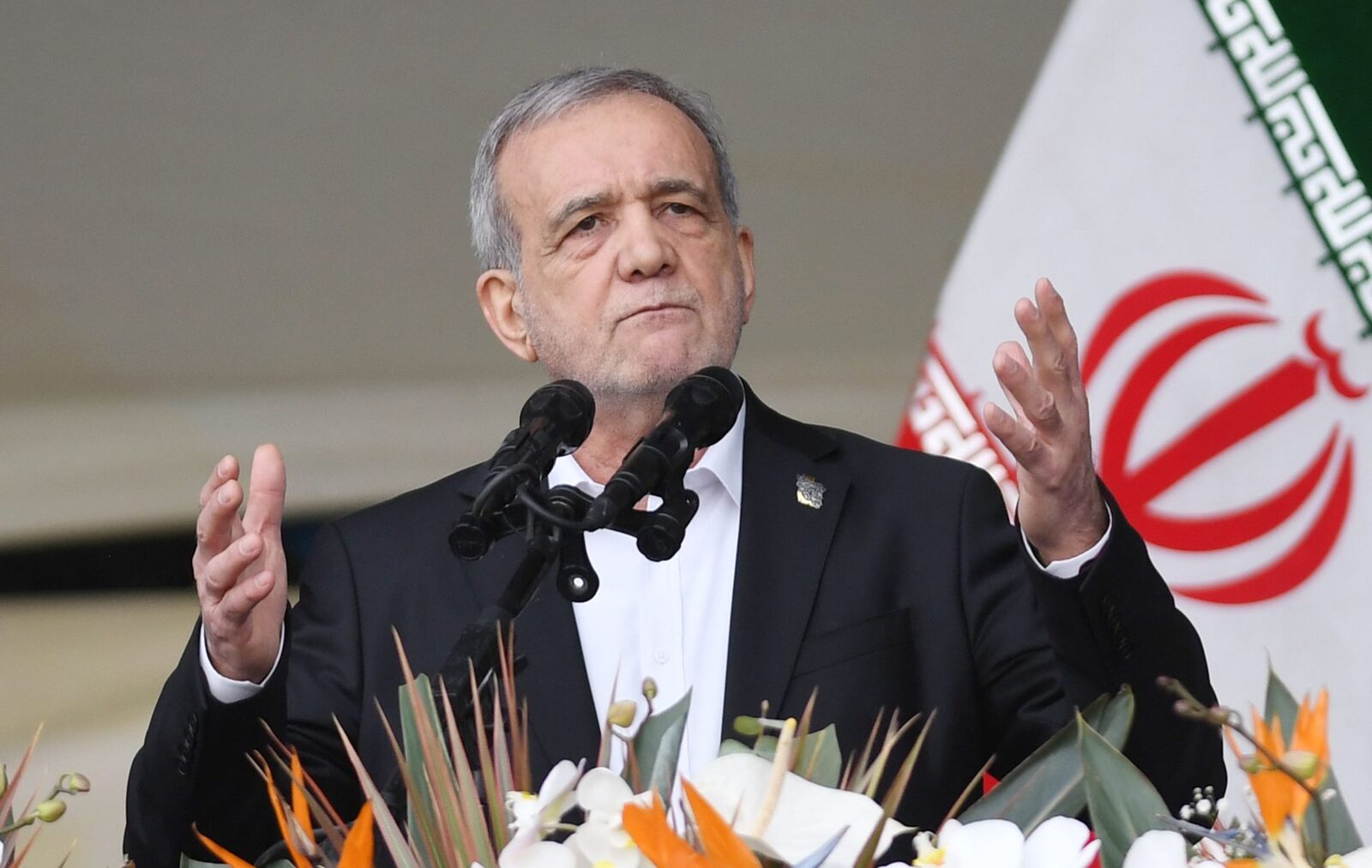 Mesajul președintelui iranian pentru Papa Leon, după „insulta” lui Donald Trump. „În numele marii națiuni a Iranului”