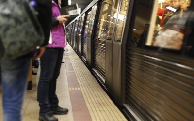 Bucureștenii vor plăti cea mai scumpă călătorie cu metroul din regiune Prețul unei călătorii cu metroul în București va crește de la 5 la 7 lei, transformând capitala României în orașul cu cele mai mari tarife pentru transportul public subteran din regiune