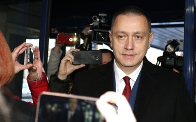 Deputatul PSD Mihai Fifor lansează un atac dur la adresa USR, vizând în special ministrul Apărării Radu Miruță, pe care îl acuză de implicare în potențiale controverse