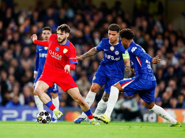 Enzo Fernandez, dorit de Real Madrid? Chelsea cere 100 de milioane de euro, dar madrilenii sunt reticenți Mijlocașul argentinian Enzo Fernandez ar putea fi pe punctul de a face un transfer spectaculos în această vară, însă nu la orice preț