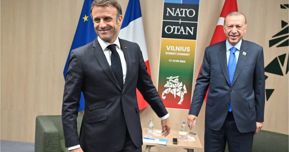 Bucureștiul, centrul atenției diplomatice în contextul summitului B9 Bucureștiul se pregătește să devină punctul central al atenției diplomatice, găzduind vizite de rang înalt în perioada summitului B9