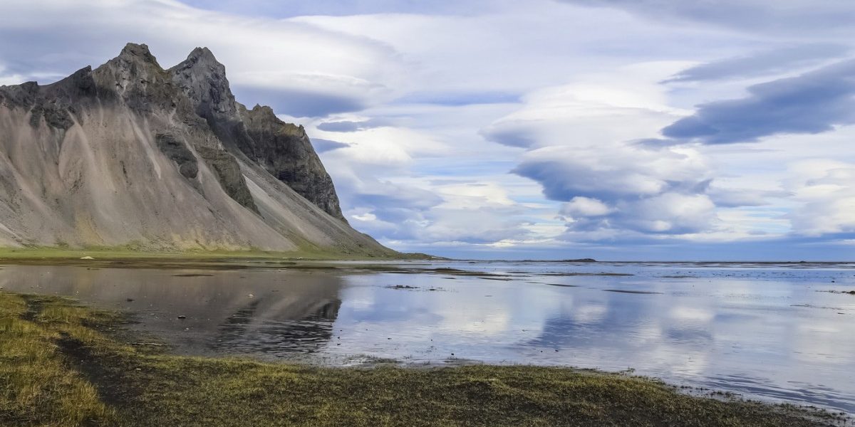 O companie aeriană plătește 43.000 EURO unui „fotograf slab” în Islanda