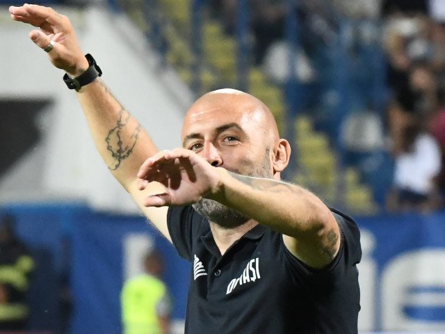 TONY, fostul căpitan CFR, aproape de a prelua naționala Gabonului Portughezul ANTONIO DA SILVA, cunoscut în fotbalul românesc drept TONY, este la un pas de a deveni selecționerul naționalei Gabonului