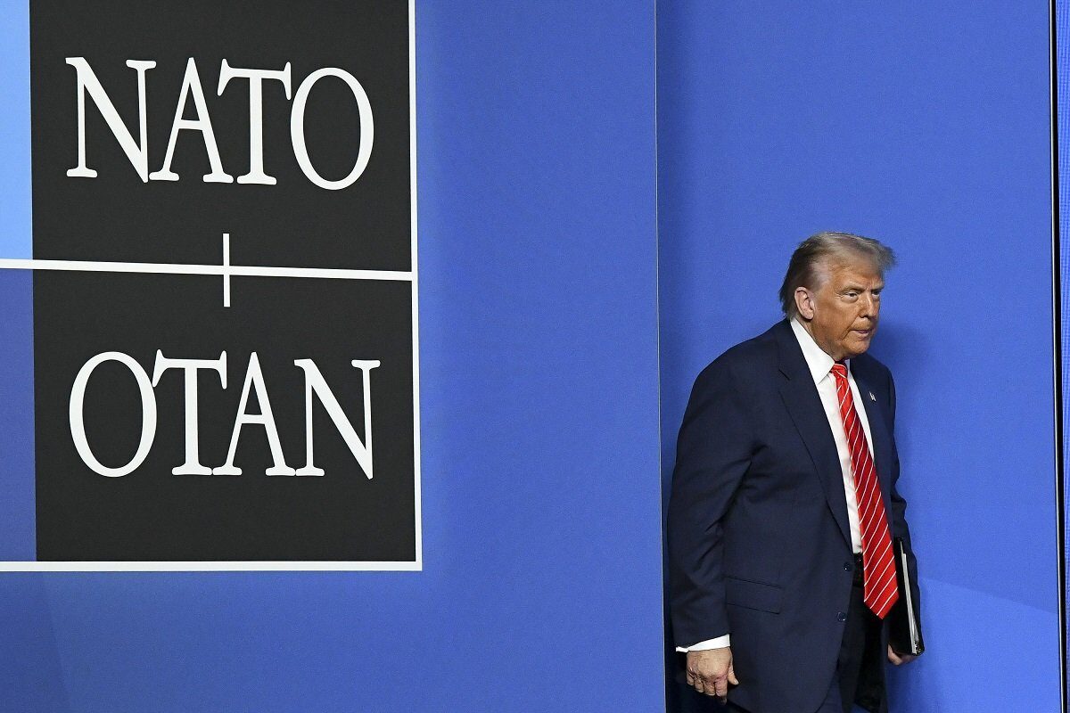 Trump ia în calcul retragerea SUA din NATO Președintele american Donald Trump a sugerat, într-un interviu acordat publicației britanice Daily Telegraph, posibilitatea retragerii Statelor Unite ale Americii din Organizația Tratatului Atlanticului de Nord (NATO)