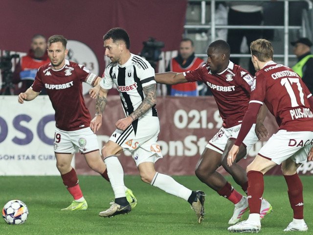 05.04.2026, 18:55 Rapid – ”U” Cluj, duel pentru primul loc în SuperLiga, în direct pe Digi Sport 1 Meciul dintre Rapid și ”U” Cluj, programat luni, de la ora 20:30, pe Digi Sport 1, este capul de afiș al etapei a treia din play-off-ul SuperLigii