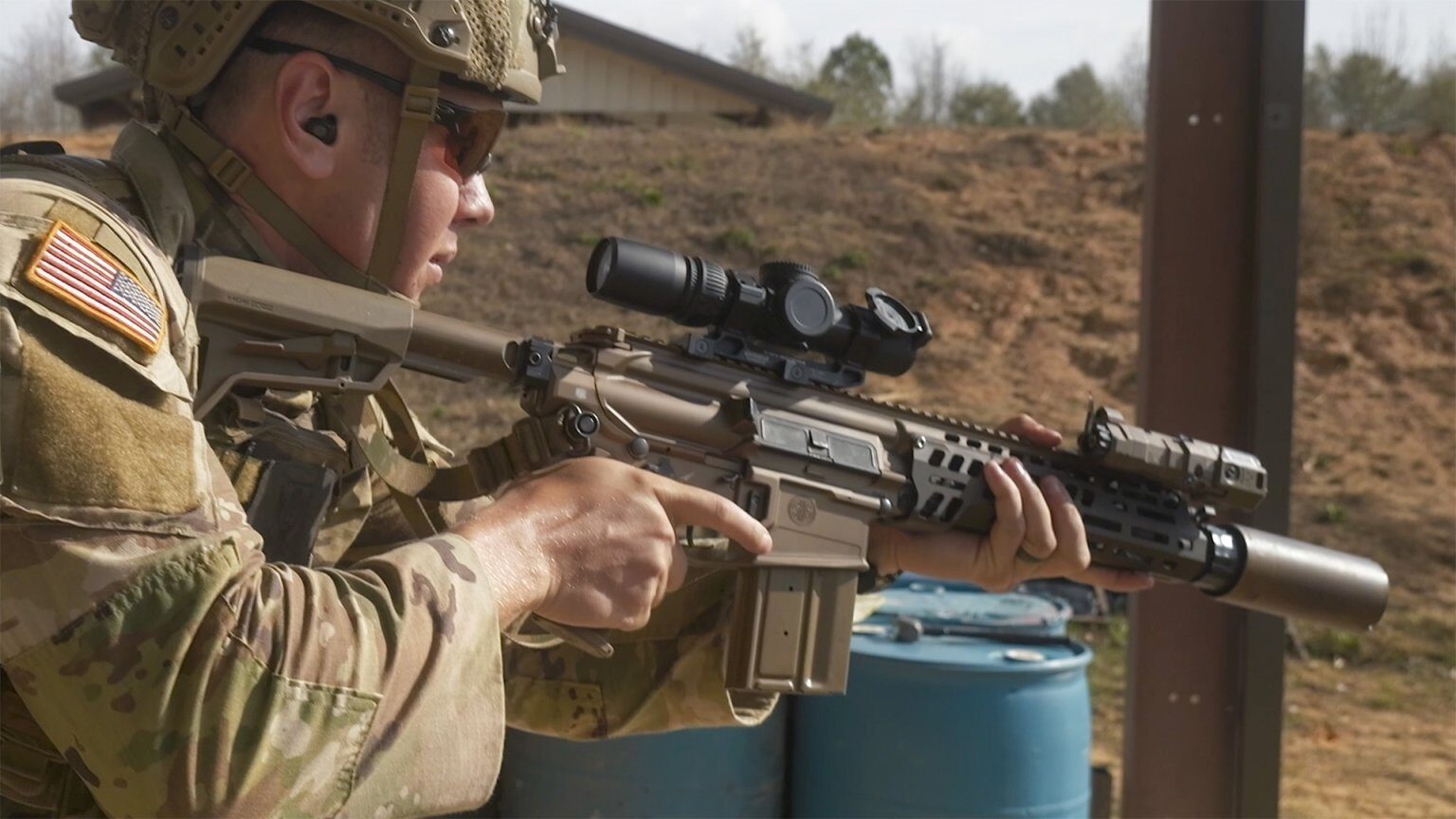 Armata SUA primește primele carabine XM8: Un pas spre modernizarea infanteriei WASHINGTON – Armata Statelor Unite a primit oficial primul lot de carabine XM8 de la producătorul SIG Sauer, marcând un moment semnificativ în modernizarea arsenalului de arme ușoare