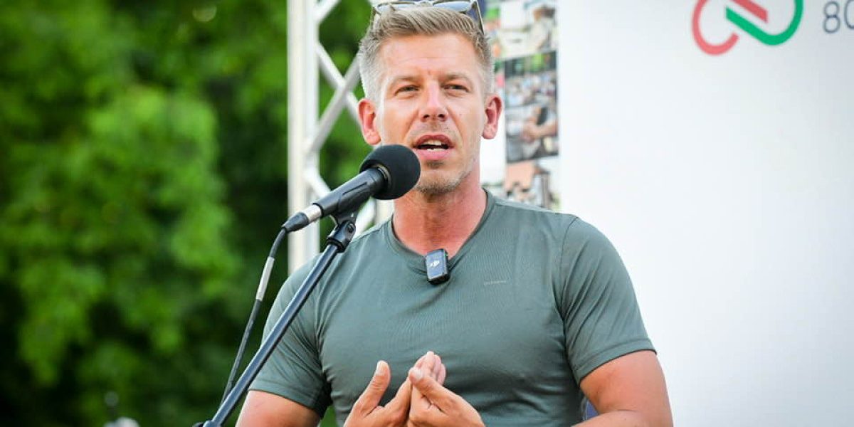 Ungaria taie, NATO investește: Ce schimbări promite Peter Magyar