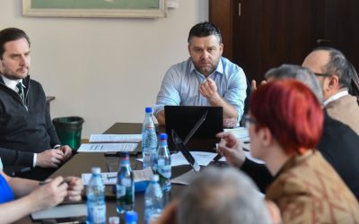 Primăria Capitalei se reorganizează: 122 de posturi vor fi desființate Consiliul General al Municipiului București a aprobat joi proiectul de reorganizare a aparatului de specialitate al primarului general
