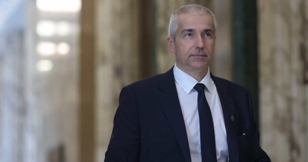 Ministrul Justiției Trimite Propunerile pentru Funcțiile Cheie din Ministerul Public la Cotroceni Radu Marinescu, ministrul Justiției, a înaintat președintelui Nicușor Dan propunerile pentru numirile în funcțiile de conducere ale Ministerului Public
