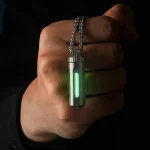 Breloc din titan: Luminează 25 de ani FĂRĂ baterii! Inovație uimitoare