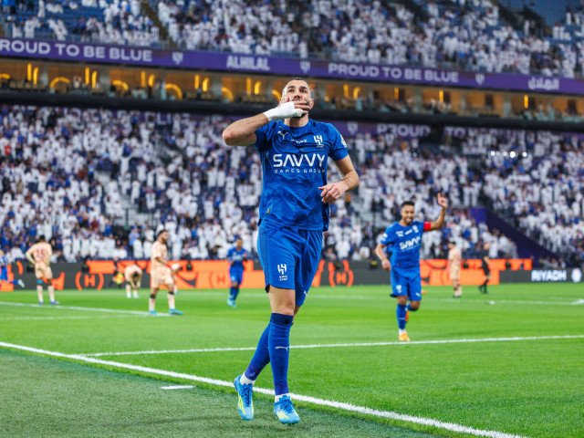 Karim Benzema, eroul serii în Arabia Saudită: „hat-trick” și spectacol total Karim Benzema, fostul star al lui Real Madrid, a demonstrat din nou clasa sa, într-un meci spectaculos în Arabia Saudită