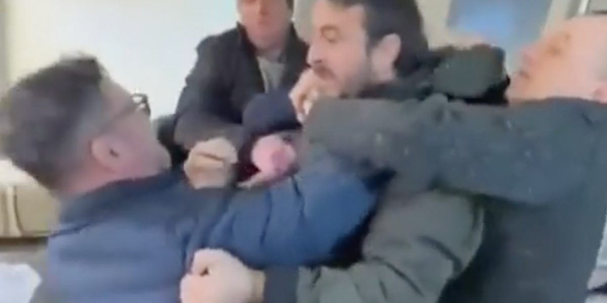 Bătaie cu replici dure într-un sediu AUR: „Mi-am dat viața pentru partid”