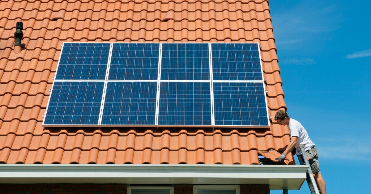ANRE dă startul: Cum vor produce și împărți românii energie (și bani)