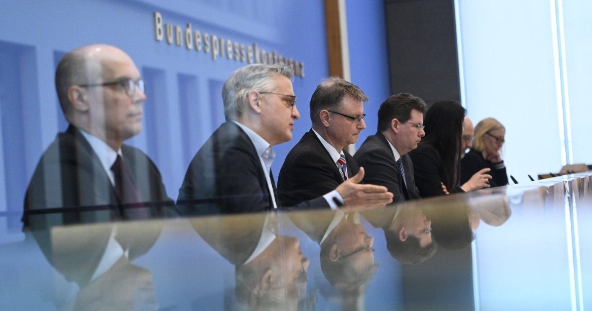 Economia Germaniei, cea mai mare din Europa, se confruntă cu o revizuire semnificativă a estimărilor de creștere, în timp ce inflația este proiectată să crească