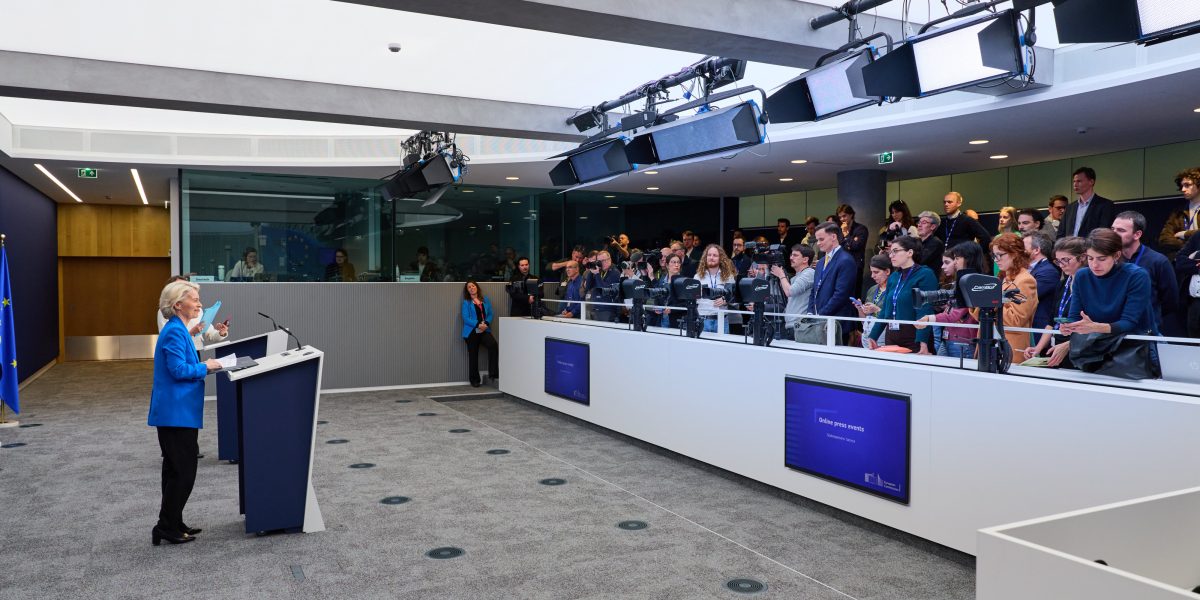 Criza energetică: UE plătește cu 22 mld € mai mult pentru combustibili fosili