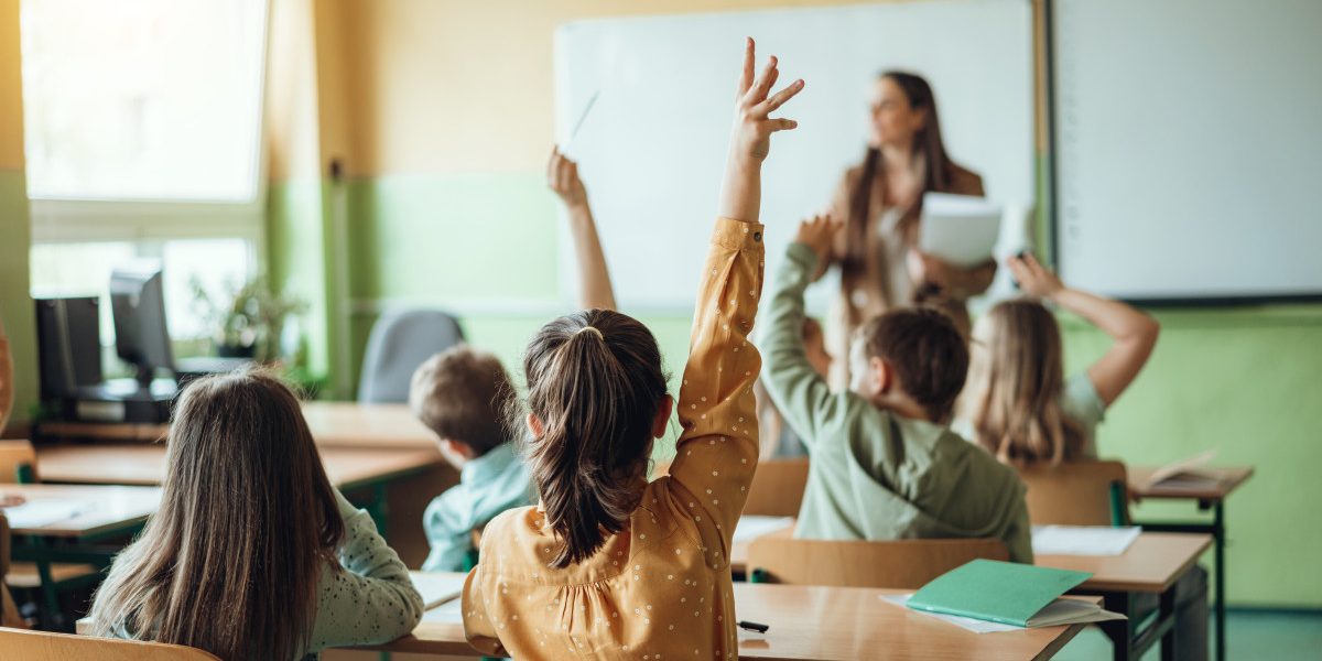 CÂND încep elevii școala după Paște: Cursuri până la vacanța de vară