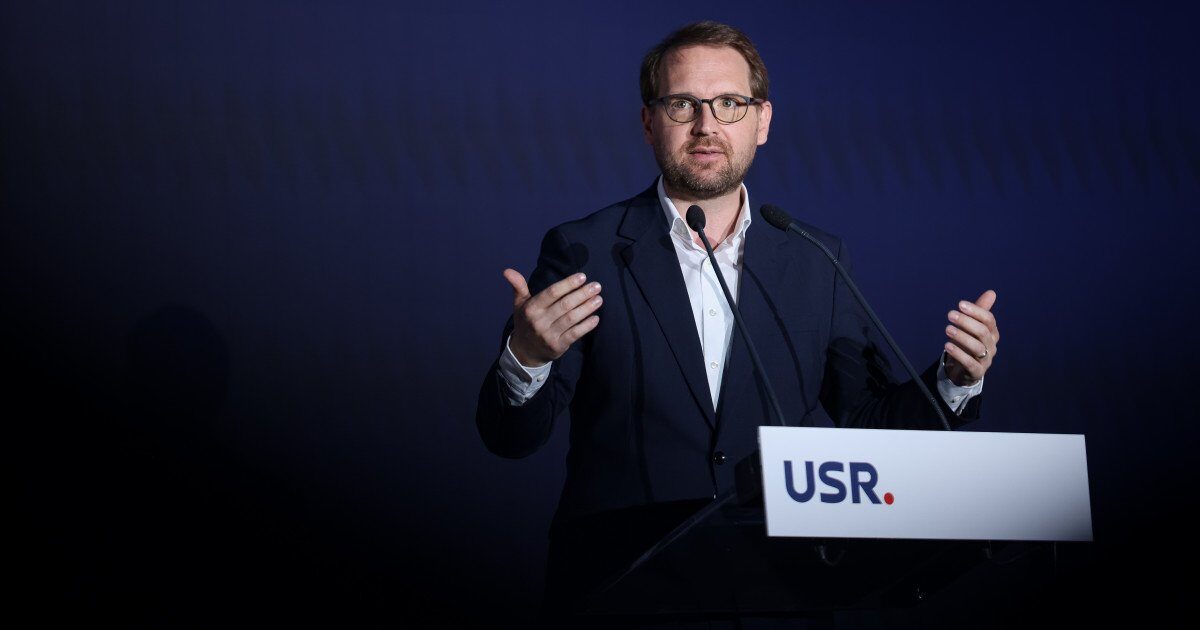 Felicitări, Ungaria, de la USR după alegeri: „Bine ai revenit acasă”