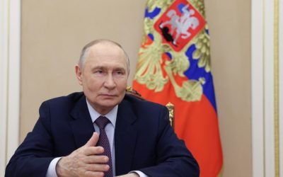 Putin vede o oportunitate pentru Rusia în criza de pe piața globală Președintele Rusiei, Vladimir Putin, a declarat că țara sa poate juca un rol important în remodelarea logisticii și comerțului internațional, în contextul tensiunilor din Strâmtoarea Ormuz și al efectelor acestora asupra piețelor energetice și de transport