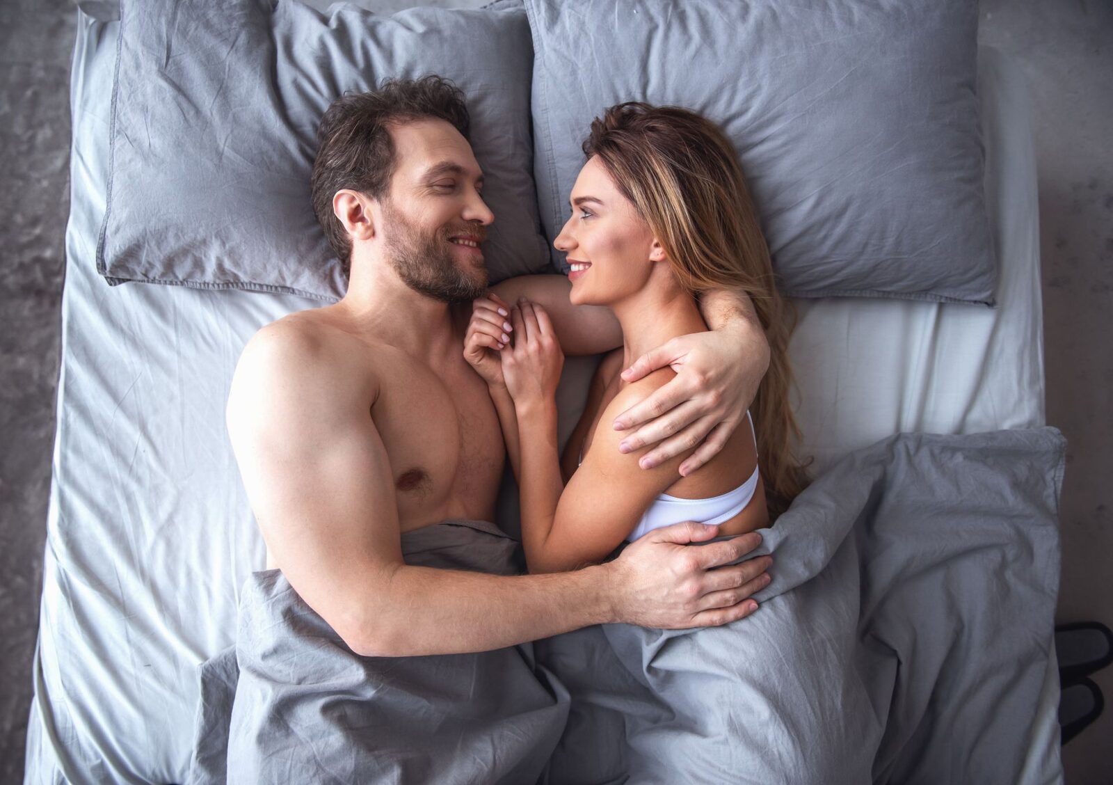 Penisul are un „punct G”? Un nou studiu sugerează o zonă erogenă mai discretă Un studiu recent aduce noi informații despre anatomia masculină, sugerând că principala zonă erogenă a penisului nu este neapărat glandul, ci o regiune mai puțin cunoscută, numită „delta frenulară”