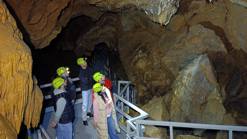 Grota Ursului, redeschisă la Moneasa: Sistem de iluminat, nu 100% funcțional