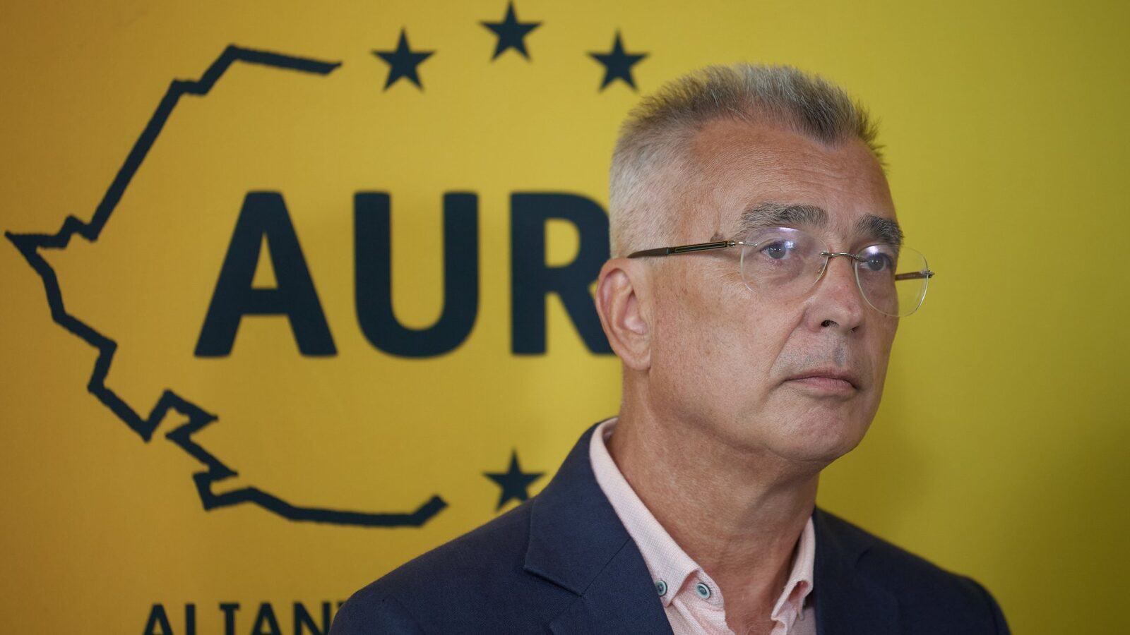 AUR dă lovitura: Moțiune de cenzură împotriva Guvernului Bolojan
