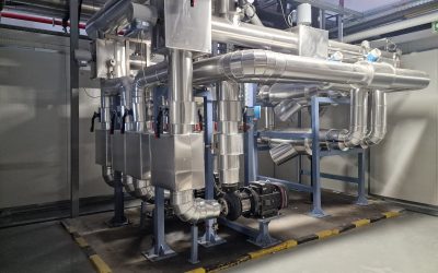 HEINEKEN România investește masiv în tehnologii verzi la fabricile din Craiova și Ungheni București, 13 decembrie 2025 – Fabricile HEINEKEN România din Craiova și Ungheni (județul Mureș) au finalizat un proiect major de investiții în tehnologii moderne, accelerând tranziția către o producție cu emisii reduse de carbon și optimizarea consumului de energie