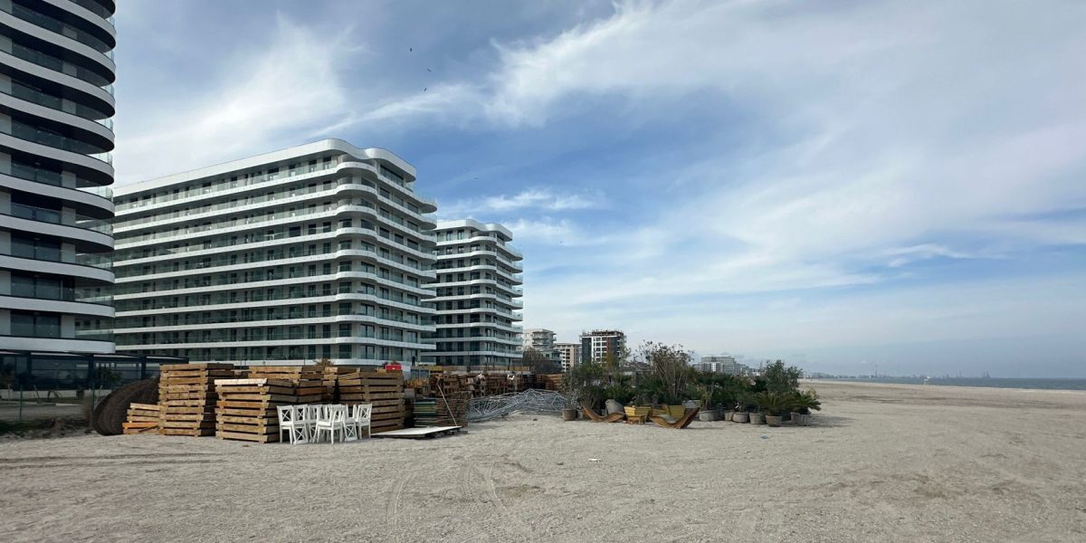 Amenzi la Năvodari: Firmele au amenajat plaje fără contracte cu Apele Române