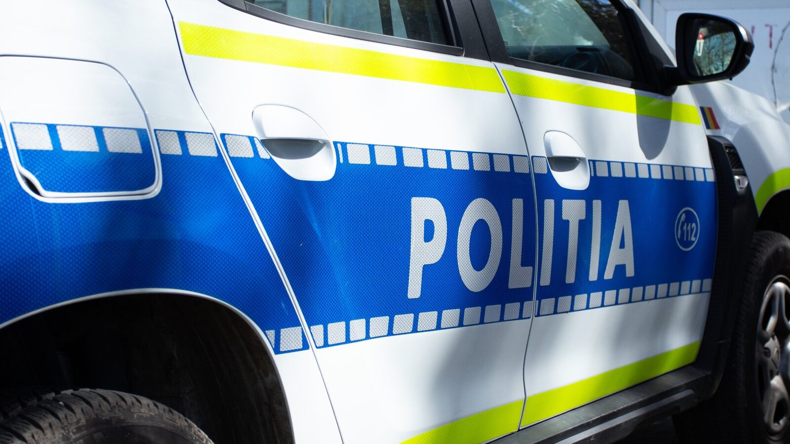 Medic din București găsit înjunghiat după un incendiu; anchetatorii iau în calcul ipoteza crimei Un medic anestezist din Capitală a fost găsit mort în apartamentul său din Sectorul 3, după ce un incendiu a izbucnit în locuință, în noaptea de duminică spre luni