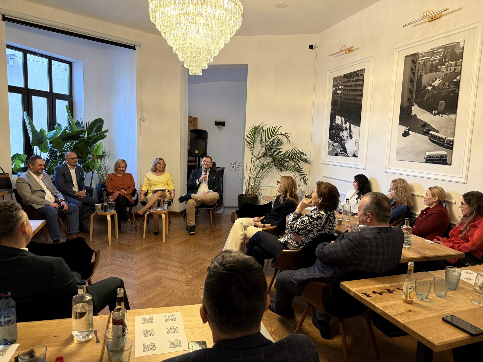 Power Hub: O Nouă Platformă Vizează Conectarea Antreprenorilor Români cu Investitorii O nouă platformă dedicată antreprenorilor români, Power Hub, a fost lansată recent, cu scopul de a facilita legătura cu investitorii și de a accelera creșterea companiilor autohtone mature